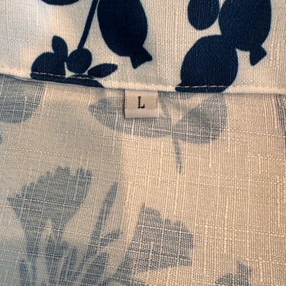 Botanic Print Turn-Down Collar Long Sleeve Women's Shirt. Size 8/10 (Large) - Picture 11 of 11